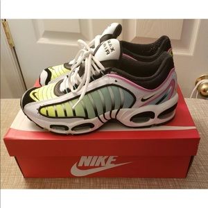 South beach nike tailwind. No box